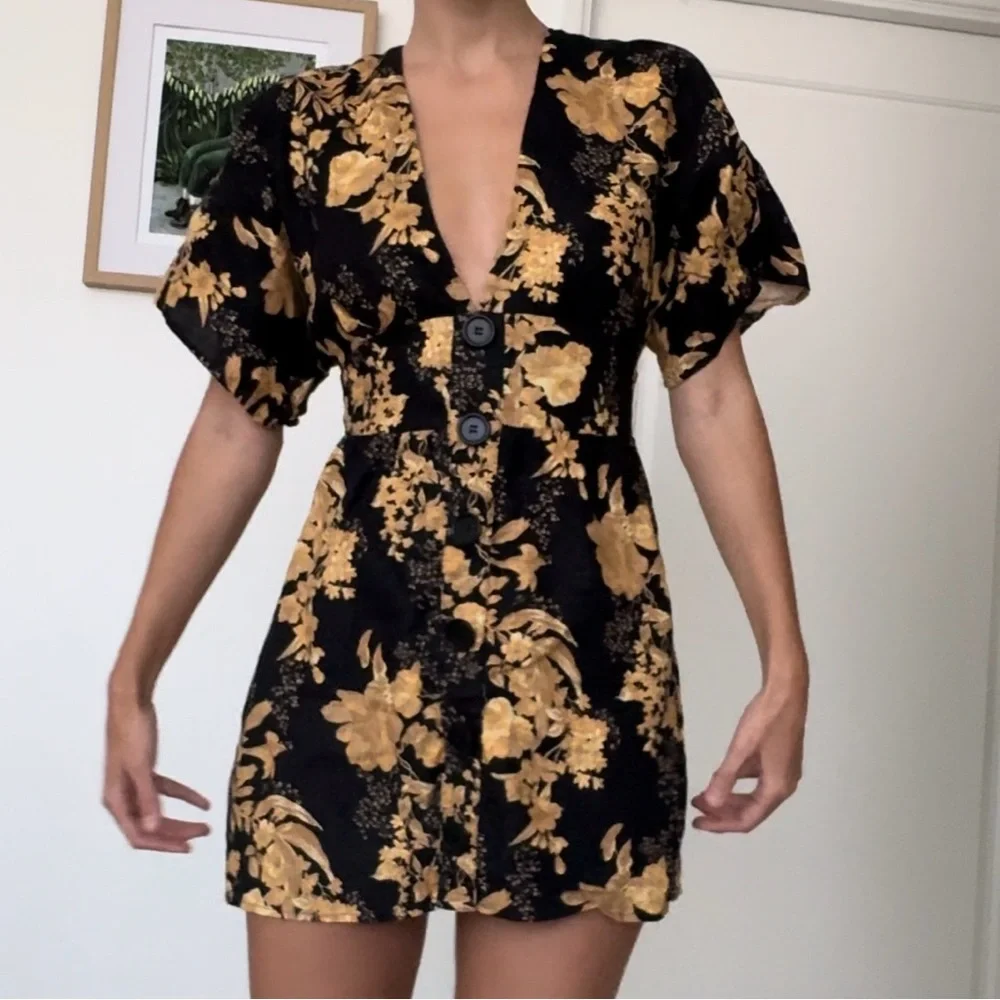 NWOT Reformation Ty Plunge V Neck Kimono Sleeve Floral Linen Mini - Size 2 - Picture 1 of 11